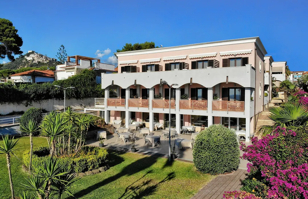 Hotel Mareluna-1