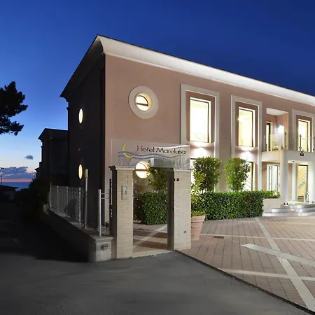 Hotel Mareluna-3